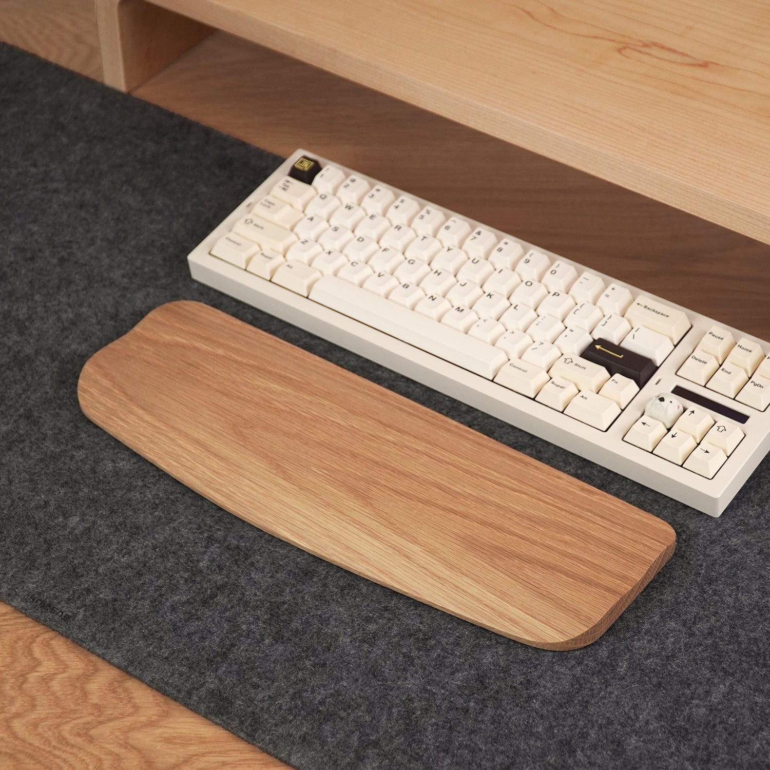 Dumaroo Wavelet Wristrest [White Oak]