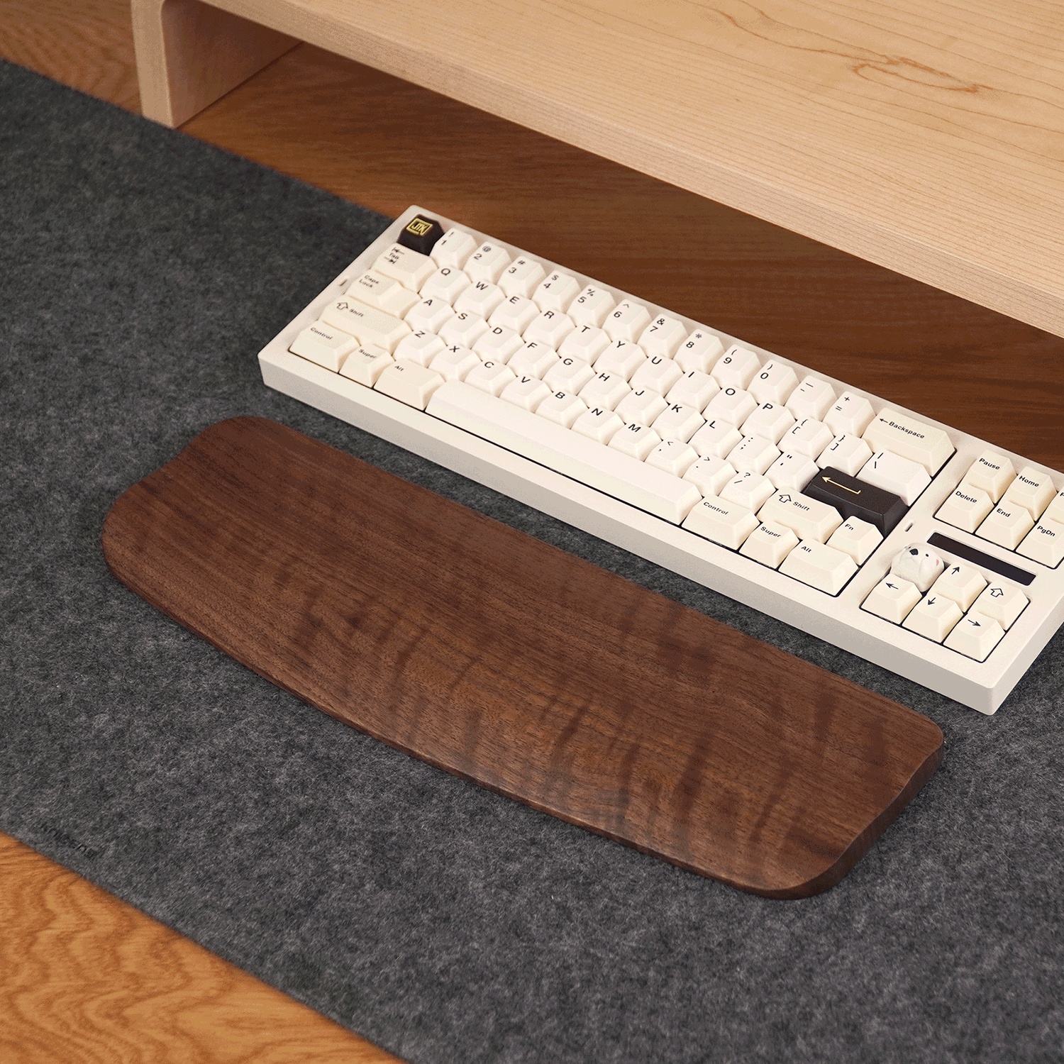 Dumaroo Wavelet Wristrest [Walnut]